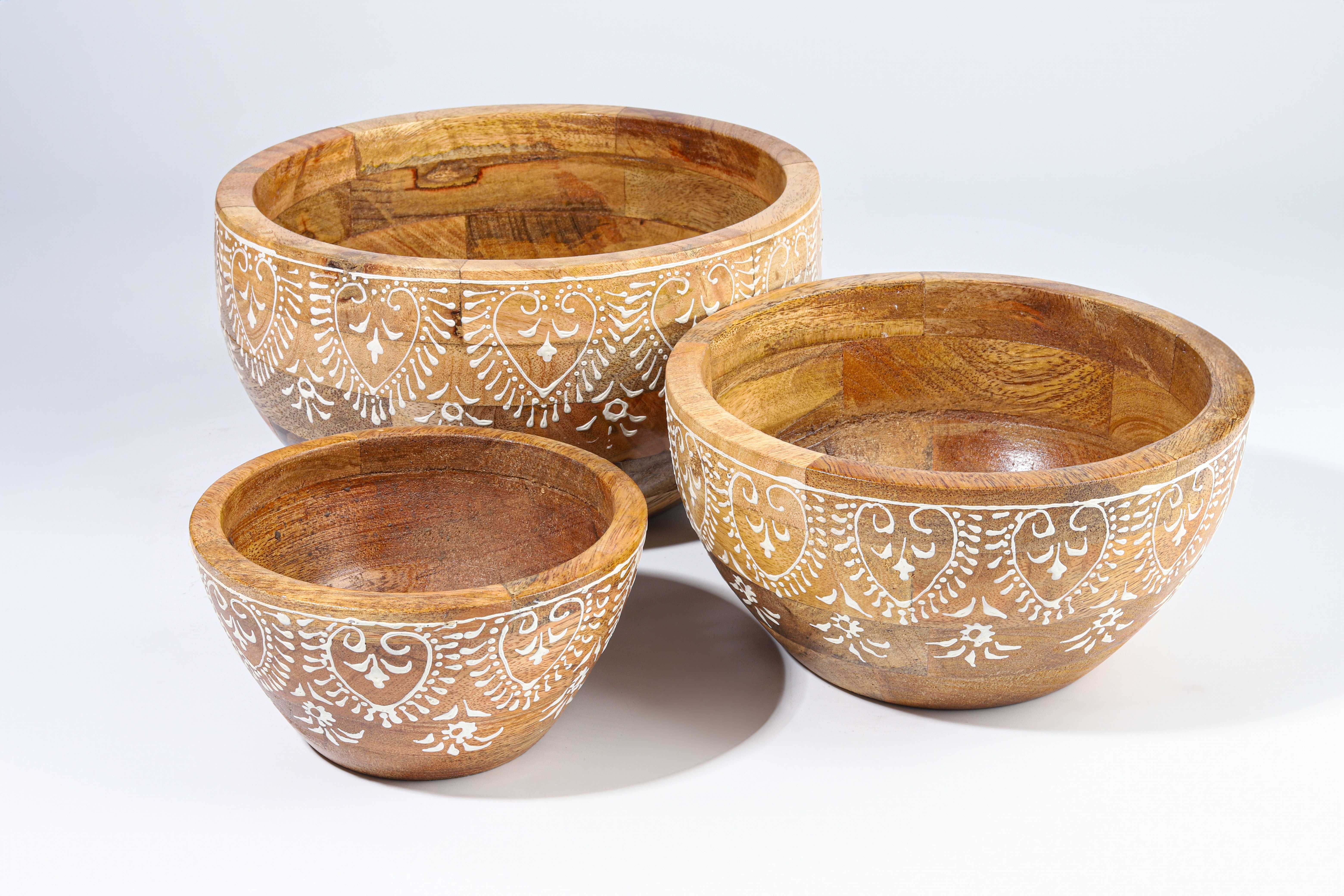 طقم اناء تقديم من الخشب المنقوش .الكبيرة 25*25 الوسط 20*20 الصغيرة 15*15