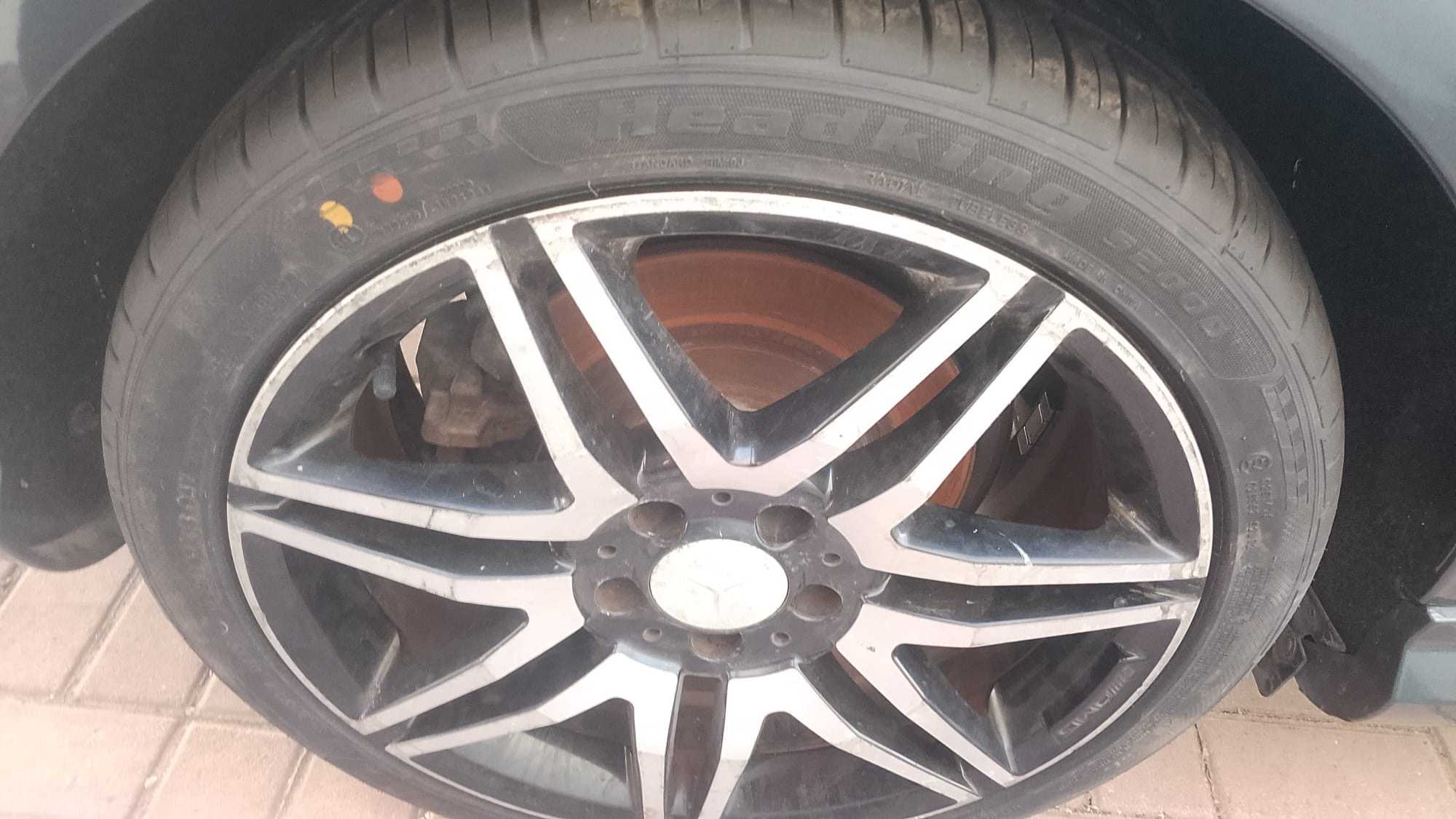 255/35/R18  Head king tire