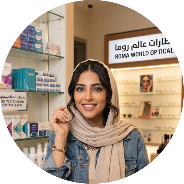 عدسات ملونة